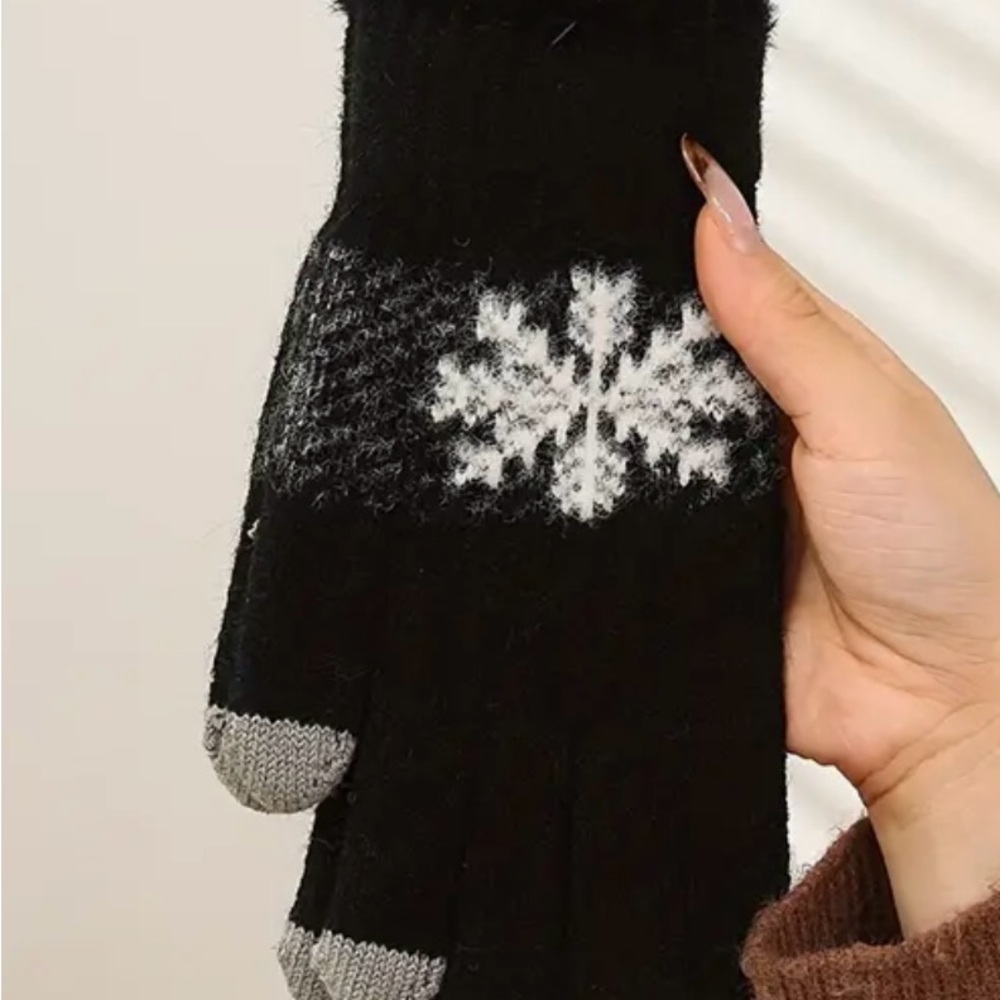 Winter Touchscreen Compatible Knit Gloves